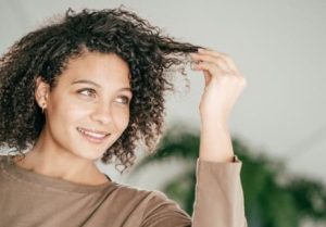 The Science Behind Hair Moisture: How to Keep Your Locks Healthy